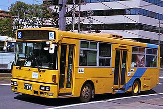 〔鹿児島２００か１３３〕　日産ディーゼルＫＫ－ＲＭ２５２ＧＡＮ（２００１年）