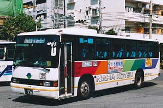 〔沖縄２２き２２８〕　日野Ｐ－ＨＴ２３５ＢＡ（１９９０年）