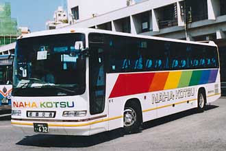 〔沖縄２２き６３２〕　いすゞＫＣ－ＲＵ３ＦＳＣＢ（１９９８年）