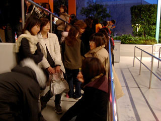 �������ɔ�ꂽ�ꓯ�A���͒N������ł܂���I