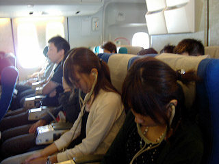 ������R�l�g�͓�����Q�đ҂B