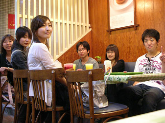 �z�e���Ɍ������r���A���X�o�[�K�[�ɂāB