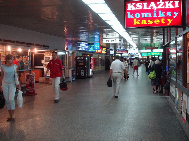 同駅構内