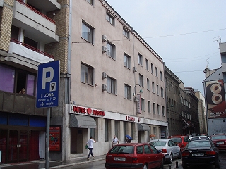 zeE{XjA
