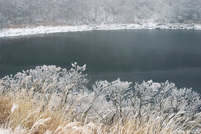 不動池の雪景色
