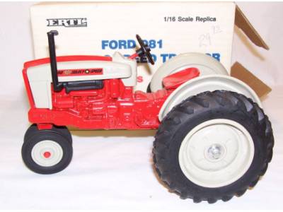 Ford 981 Select-O-Speed Tractor