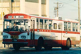 〔釧２２あ３０８〕　三菱ふそうＫ－ＭＰ５１８Ｎ（１９８０年）